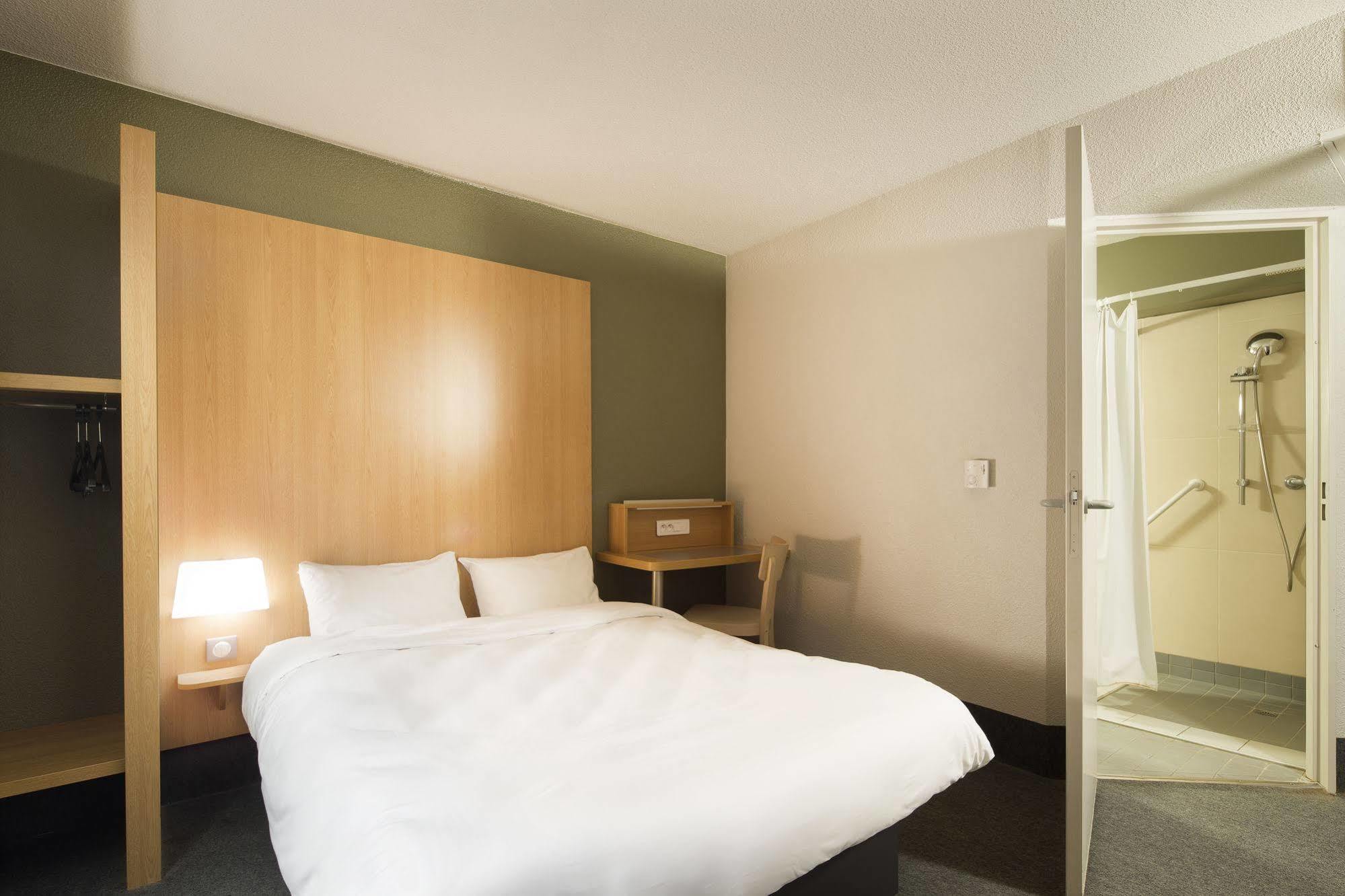 B&B Hotel Saint Malo Sud ภายนอก รูปภาพ