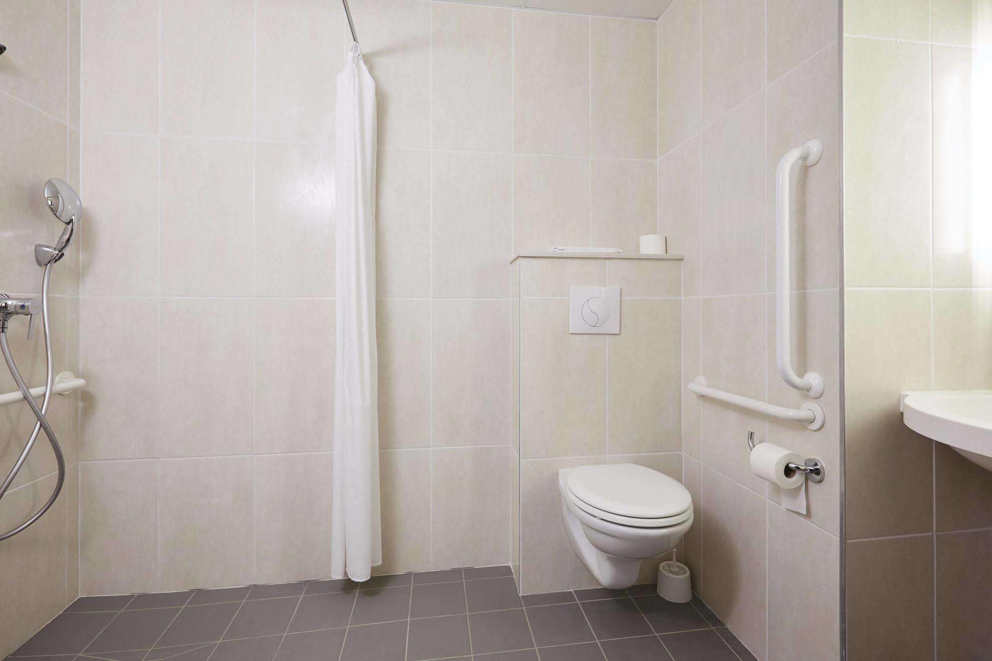 B&B Hotel Saint Malo Sud ภายนอก รูปภาพ